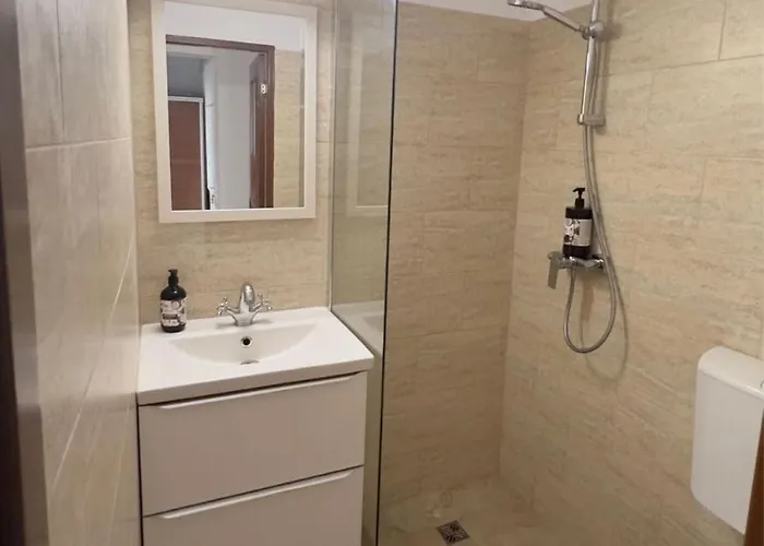 Casa Minimalista 2 Bedroom With Balcony Near